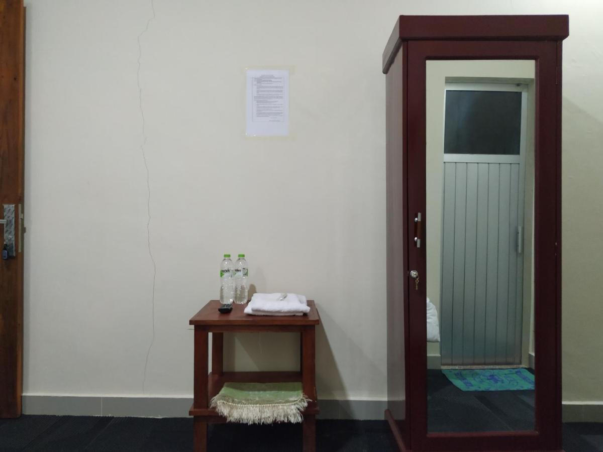 פדאנג Penginapan Intan Bandara מראה חיצוני תמונה