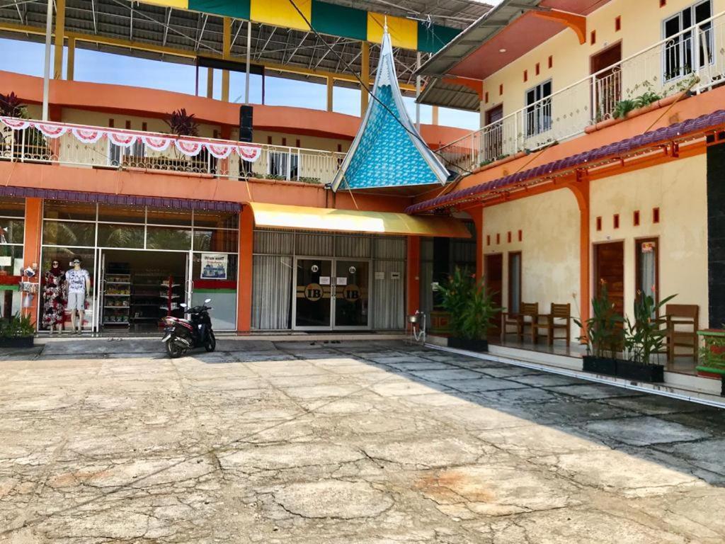 פדאנג Penginapan Intan Bandara מראה חיצוני תמונה