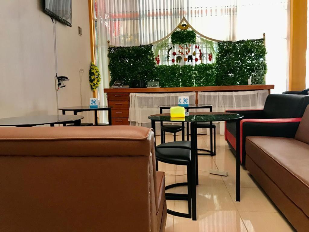 פדאנג Penginapan Intan Bandara מראה חיצוני תמונה